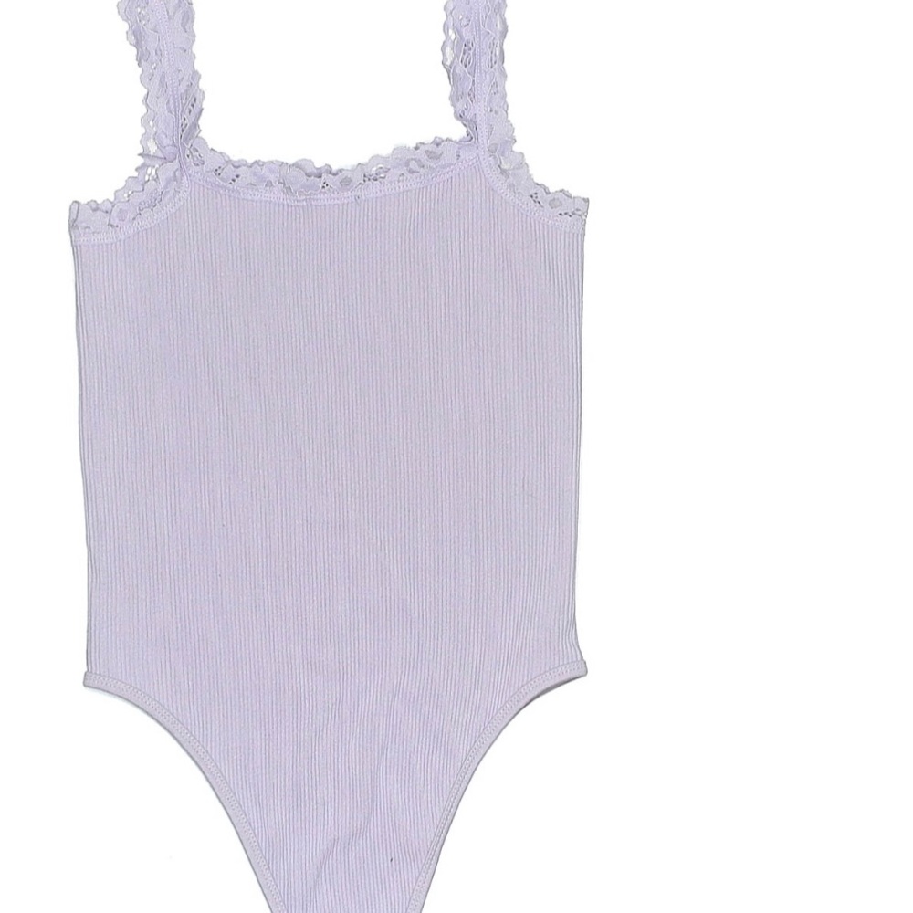 NEVER WORN. Lavender bodysuit. SIZE M/lL
